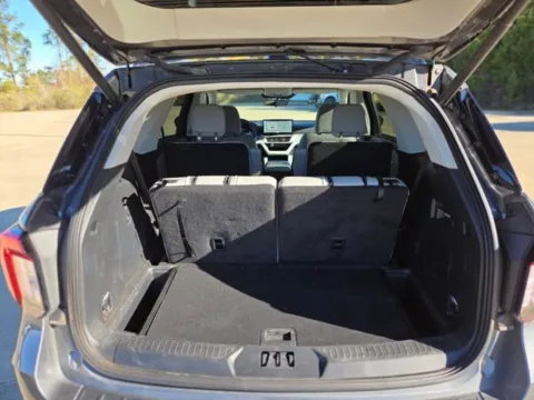 More photos of 2025 Ford Explorer Active at Hixson Ford Leesville, LA