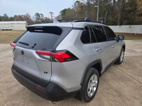 More photos of 2021 Toyota RAV4 LE at Hixson Ford Leesville, LA