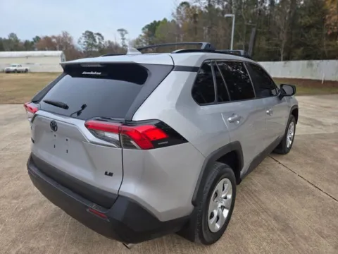 More photos of 2021 Toyota RAV4 LE at Hixson Ford Leesville, LA