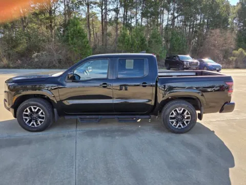 Photos of 2022 Nissan Frontier SV for sale in Leesville, LA at Hixson Ford Leesville