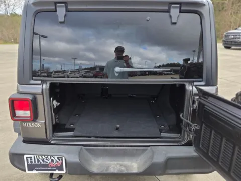 More photos of 2021 Jeep Wrangler Unlimited Willys at Hixson Ford Leesville, LA