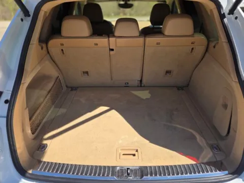 More photos of 2017 Porsche Cayenne Platinum Edition at Hixson Ford Leesville, LA