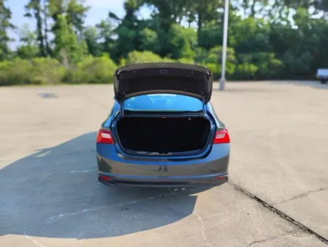 More photos of 2018 Chevrolet Malibu LT at Hixson Ford Leesville, LA
