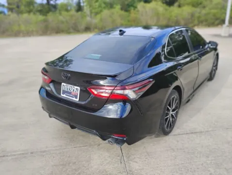 More photos of 2021 Toyota Camry SE at Hixson Ford Leesville, LA