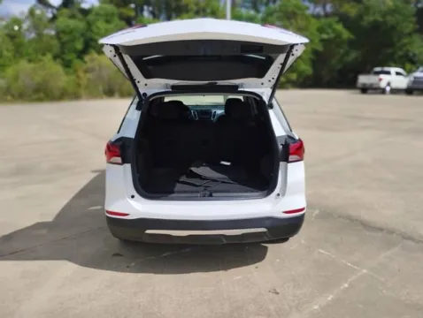 More photos of 2023 Chevrolet Equinox LT at Hixson Ford Leesville, LA