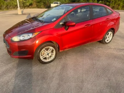 Red 2019 Ford Fiesta SE for sale in Leesville, LA