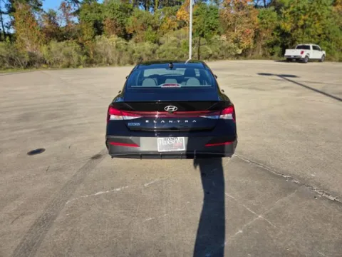 More photos of 2025 Hyundai Elantra SEL Sport at Hixson Ford Leesville, LA