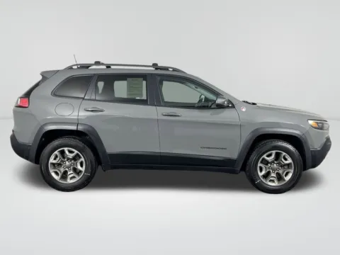 More photos of 2019 Jeep Cherokee Trailhawk at Auburn Hyundai, WA
