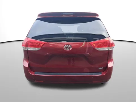 More photos of 2014 Toyota Sienna L at Auburn Hyundai, WA