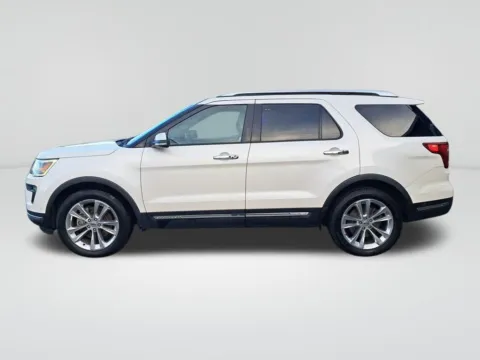 Photos of 2018 Ford Explorer Limited for sale in Auburn, WA at Auburn Hyundai