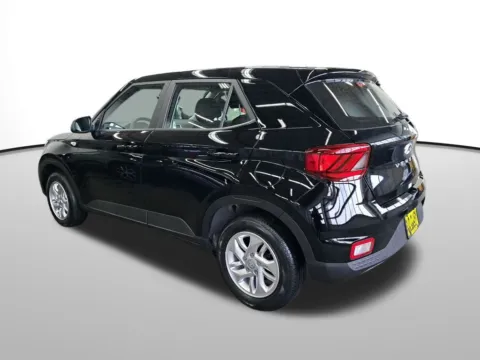 Photos of 2026 Hyundai Venue SE for sale in Auburn, WA at Auburn Hyundai