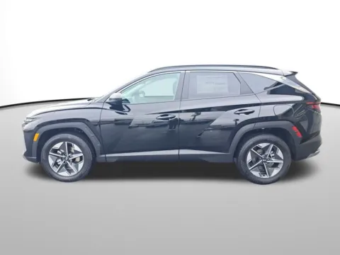 Photos of 2026 Hyundai Tucson SEL for sale in Auburn, WA at Bud Clary Auburn Hyundai