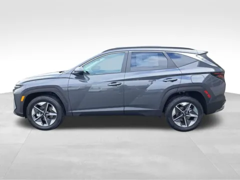 Photos of 2026 Hyundai Tucson SEL for sale in Auburn, WA at Bud Clary Auburn Hyundai