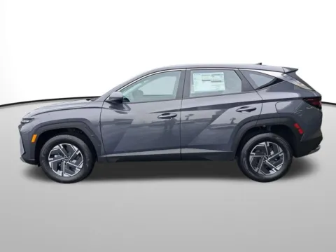 Photos of 2026 Hyundai Tucson Hybrid Blue SE for sale in Auburn, WA at Bud Clary Auburn Hyundai