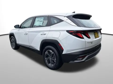 Another view of 2026 Hyundai Tucson Hybrid Blue SE for sale in Auburn, WA at Bud Clary Auburn Hyundai