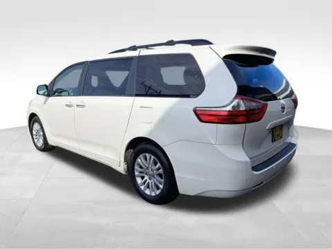 Another view of 2017 Toyota Sienna L for sale in Auburn, WA at Bud Clary Auburn Hyundai