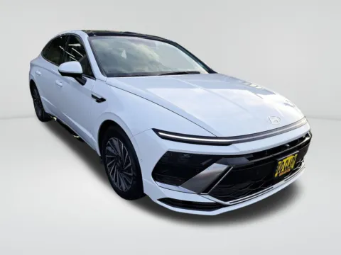 Another view of 2025 Hyundai Sonata Hybrid Limited for sale in Auburn, WA at Auburn Hyundai