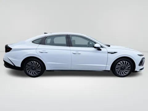 More photos of 2025 Hyundai Sonata Hybrid Limited at Auburn Hyundai, WA