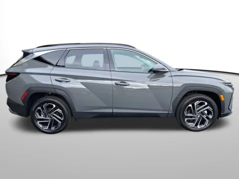 More photos of 2025 Hyundai Tucson Limited at Auburn Hyundai, WA