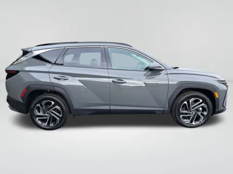 More photos of 2025 Hyundai Tucson Limited at Auburn Hyundai, WA