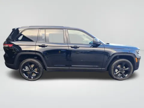 More photos of 2025 Jeep Grand Cherokee Altitude X at Auburn Hyundai, WA