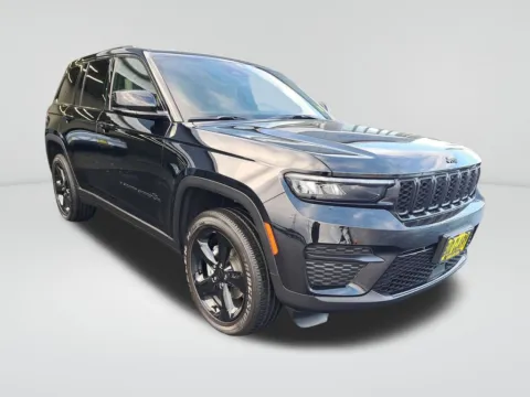 Another view of 2025 Jeep Grand Cherokee Altitude X for sale in Auburn, WA at Auburn Hyundai
