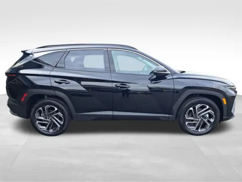 More photos of 2026 Hyundai Tucson Hybrid Limited at Bud Clary Auburn Hyundai, WA