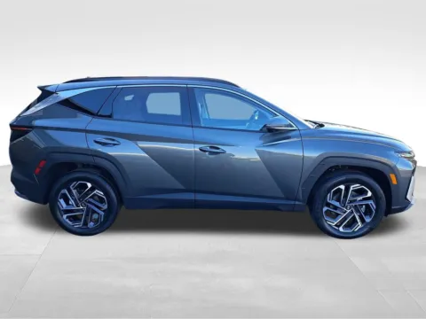 More photos of 2026 Hyundai Tucson Hybrid Limited at Bud Clary Auburn Hyundai, WA