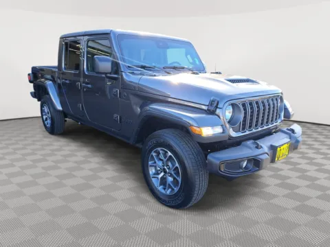 More photos of 2025 Jeep Gladiator Sport S at Auburn Hyundai, WA