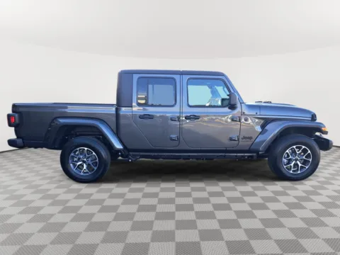 More photos of 2025 Jeep Gladiator Sport S at Auburn Hyundai, WA