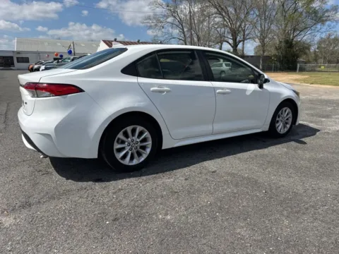 More photos of 2020 Toyota Corolla LE at Hixson Chevrolet of DeRidder, LA