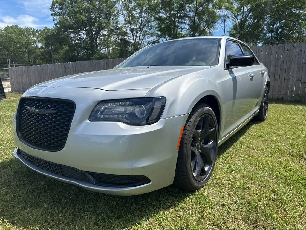 2023 Chrysler 300 Touring
