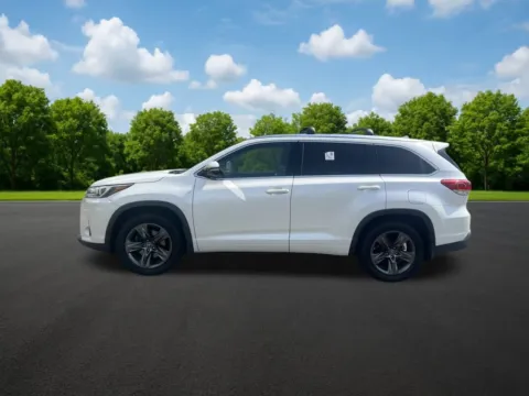 Another view of 2018 Toyota Highlander Limited Platinum for sale in DeRidder, LA at Hixson Chevrolet of DeRidder