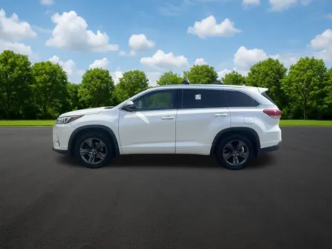More photos of 2018 Toyota Highlander Limited Platinum at Hixson Chevrolet of DeRidder, LA