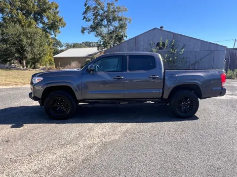 More photos of 2021 Toyota Tacoma SR5 at Hixson Chevrolet of DeRidder, LA
