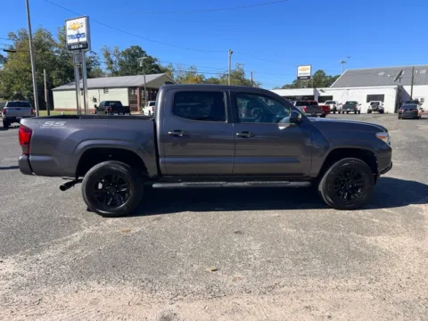 More photos of 2021 Toyota Tacoma SR5 at Hixson Chevrolet of DeRidder, LA