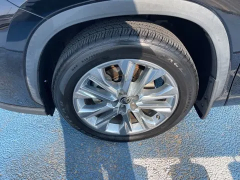 Another view of 2022 Toyota Highlander Limited for sale in Alexandria, LA at Hixson Autoplex of Alexandria Ford