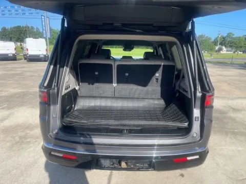 More photos of 2022 Jeep Wagoneer Series II at Hixson Ford Leesville, LA
