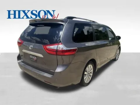 More photos of 2015 Toyota Sienna XLE at Hixson Ford Leesville, LA
