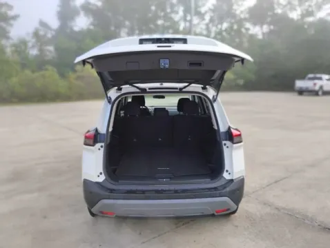More photos of 2023 Nissan Rogue S at Hixson Ford Leesville, LA