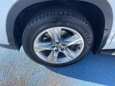 Another view of 2019 Toyota Highlander for sale in Alexandria, LA at Hixson Autoplex of Alexandria Ford