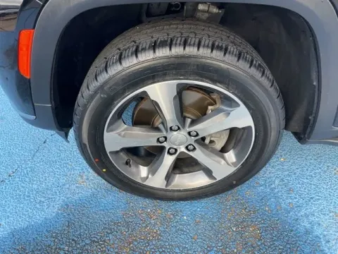 Another view of 2023 Jeep Grand Cherokee L Limited for sale in Alexandria, LA at Hixson Autoplex of Alexandria Ford