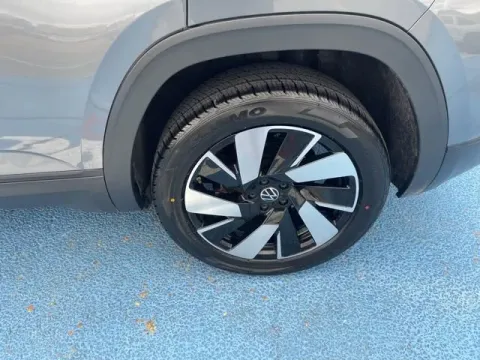 More photos of 2024 Volkswagen Atlas Cross Sport 2.0T SE w/Technology at Hixson Autoplex of Alexandria Ford, LA