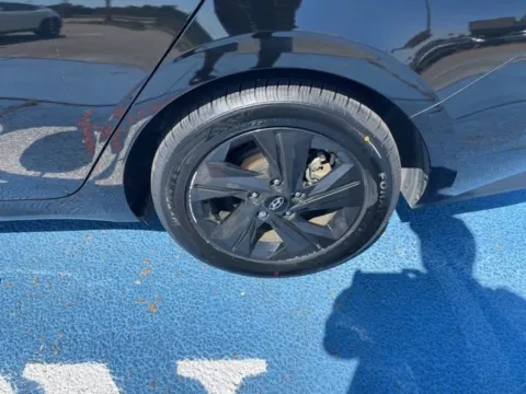 More photos of 2023 Hyundai Elantra Hybrid Blue at Hixson Autoplex of Alexandria Ford, LA