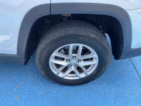 More photos of 2023 Jeep Grand Cherokee L Laredo at Hixson Autoplex of Alexandria Ford, LA
