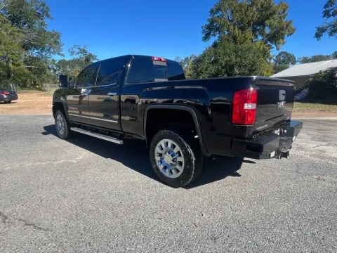 More photos of 2019 GMC Sierra 2500HD Denali at Hixson Chevrolet of DeRidder, LA