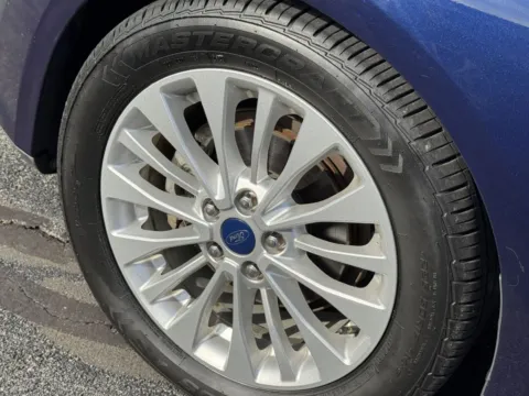 More photos of 2017 FORD C-MAX SE at Hilltop Car Sales, TN