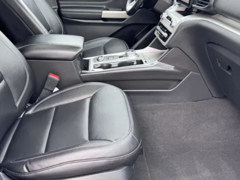 More photos of 2021 FORD EXPLORER XLT at Hilltop Car Sales, TN