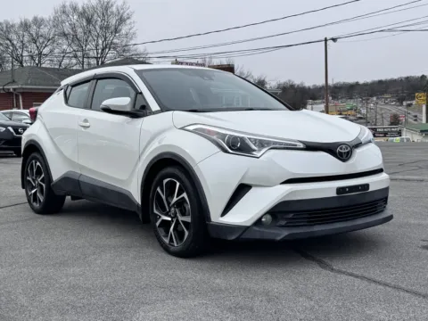 White 2018 TOYOTA C-HR XLE for sale in Knoxville, TN