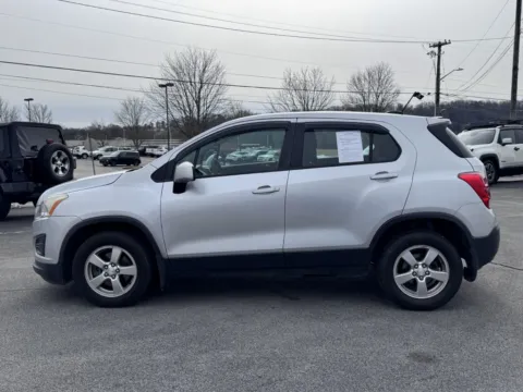 More photos of 2016 CHEVROLET TRAX LS at Hilltop Car Sales, TN